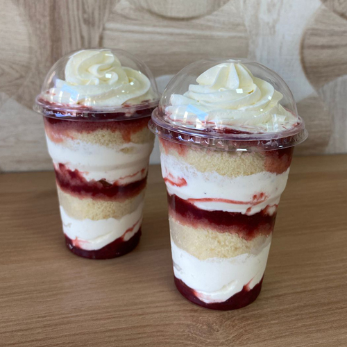 Bolo de Pote de Ninho com Morango – R$11,00